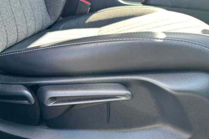 Honda Jazz Hybrid 1.5 i-MMD Hybrid Advance 5dr eCVT 